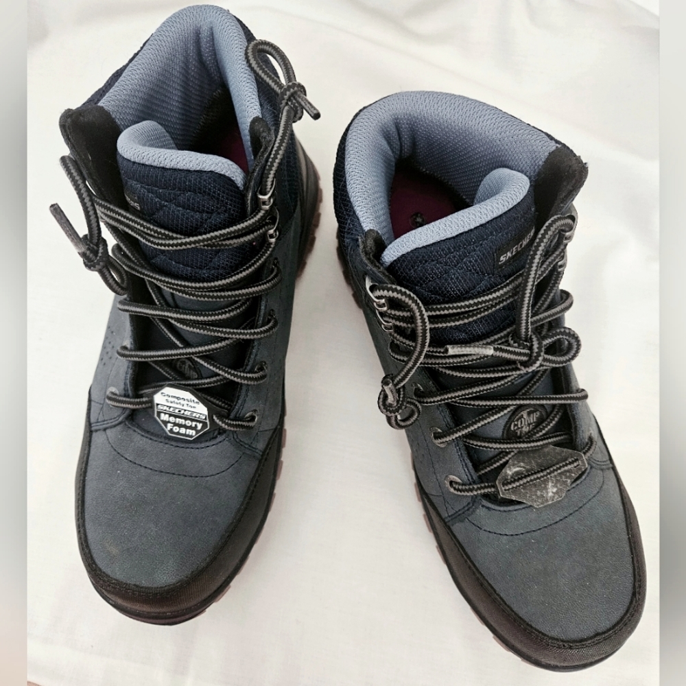 Women's Sketchers Boots 8